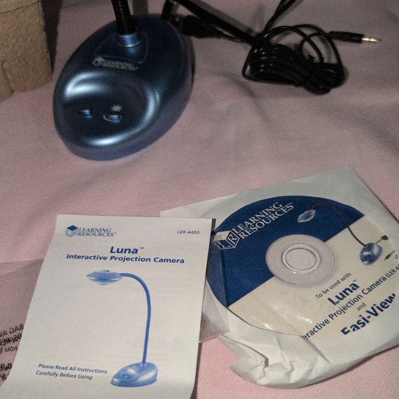 Learning Resources Luna Interactive Projection Camera Blue - Picture 4 of 5